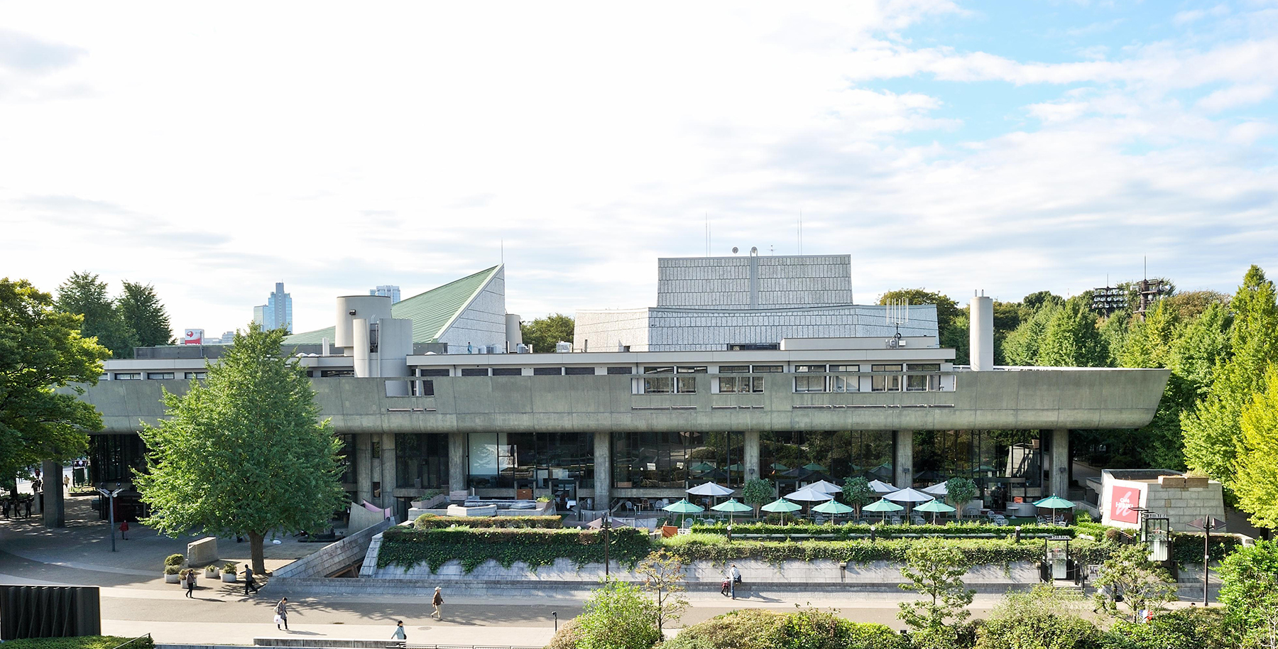 東京文化会館の外観写真2